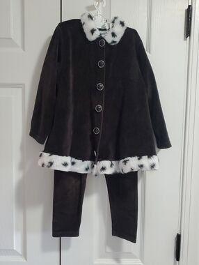 Vintage Panache Black Velour Top And Leggings with Black And White Faux Fur Trim